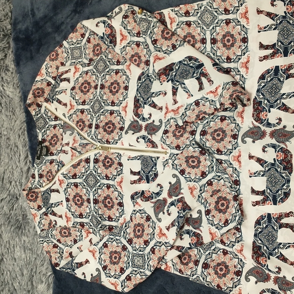 Rue 21 elephant blouse - Picture 1 of 3